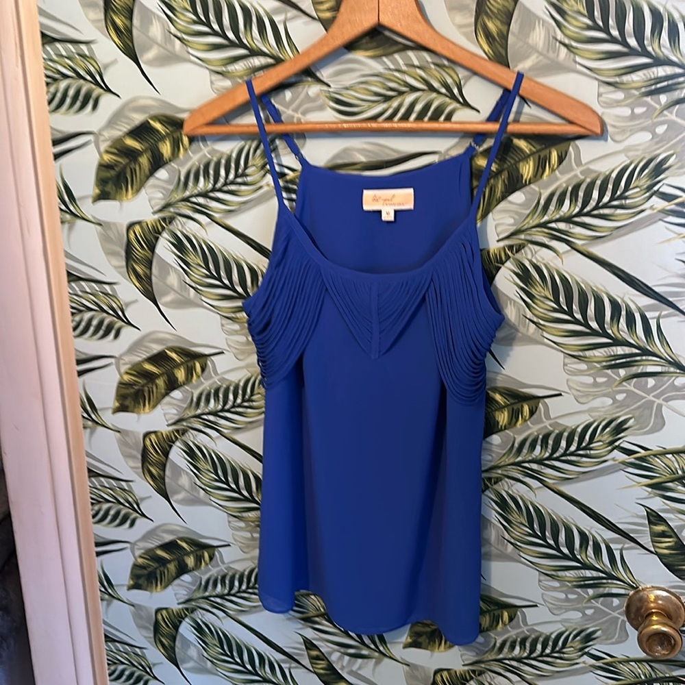 CC40 blue tank lost April medium med m